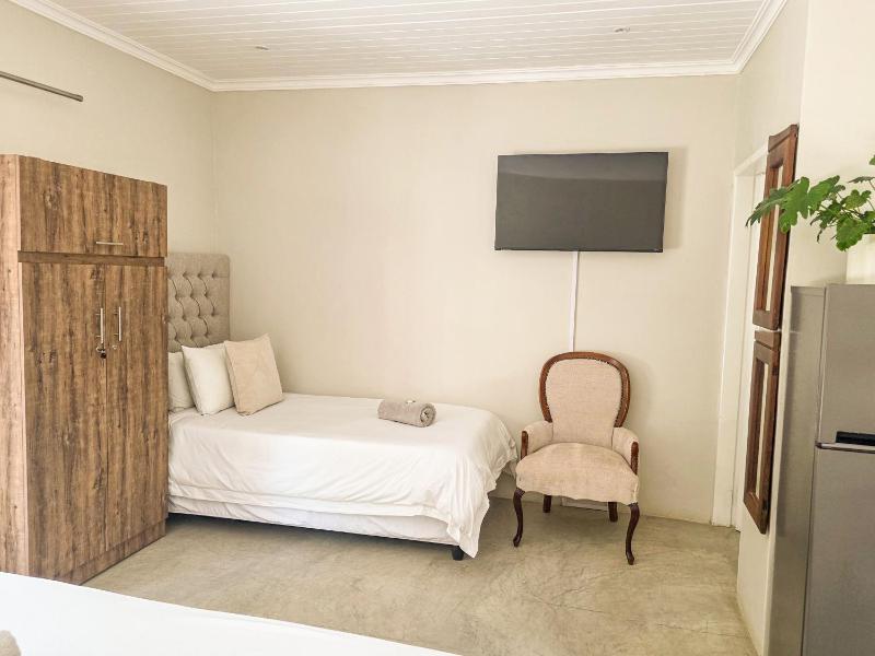 Villa Vredenrust Guesthouse - image 3