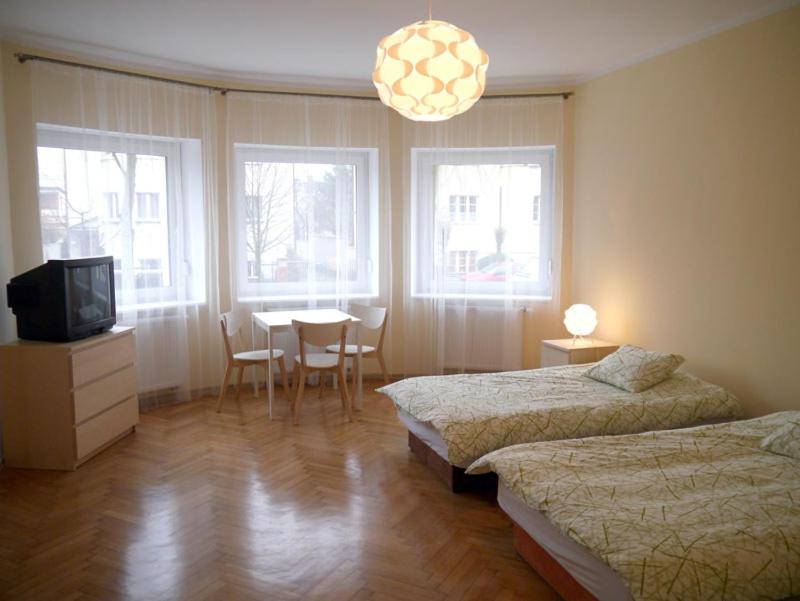 Triple Room with Shared Bathroom image 3