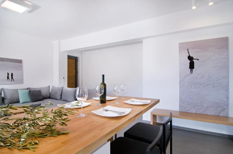 Two-Bedroom Apartment with Sea View image 2