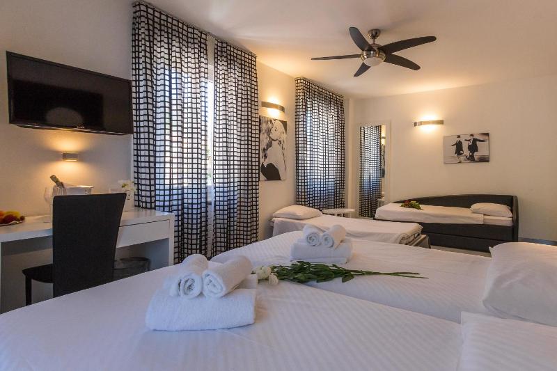 Hotel Riviera - image 24