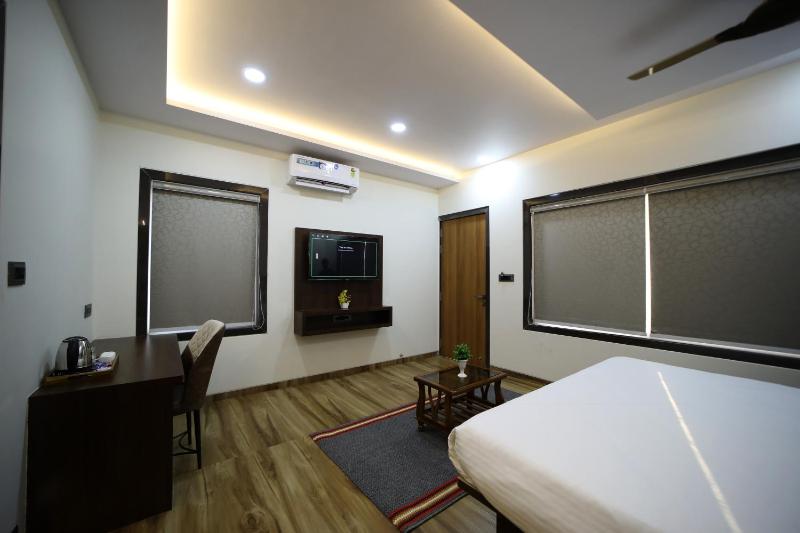Honey Villa - image 10