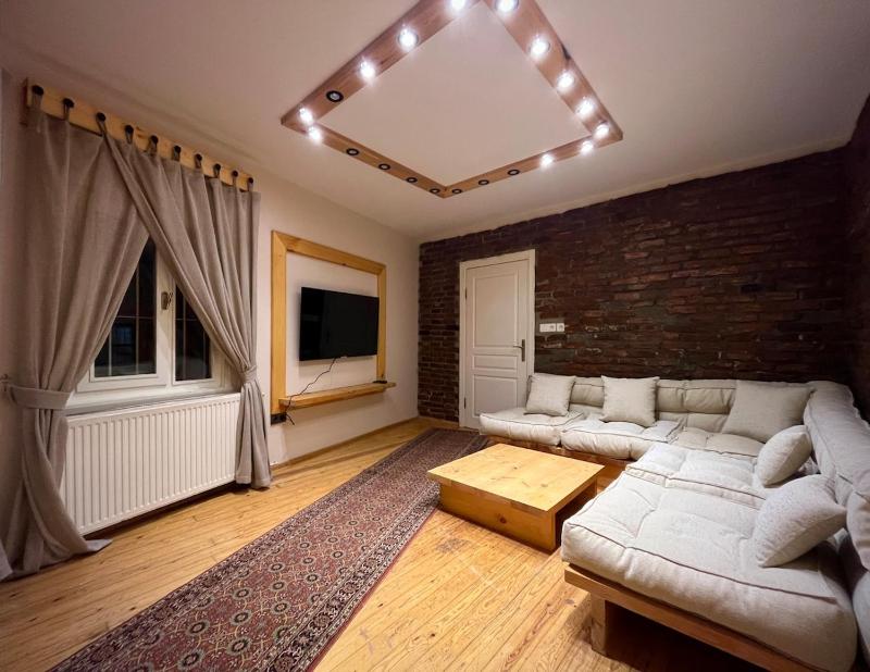 Wooden Villa - image 4