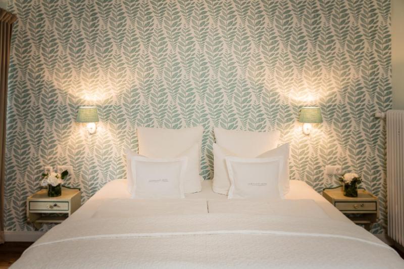 Superior Double Room image 4