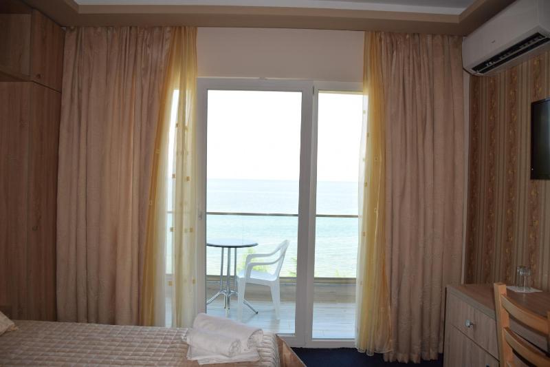 Quadruple Room image 4
