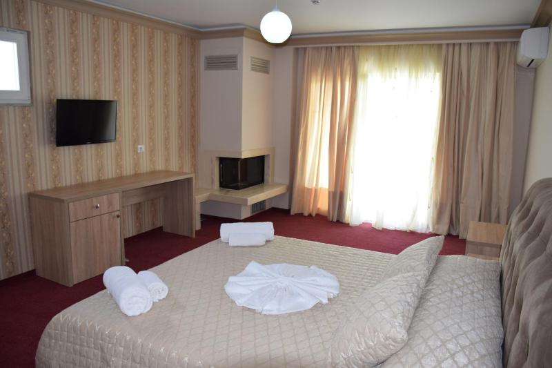Family Room with Lake View image 3