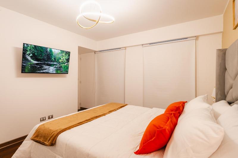 Oceanfront Apartment - Across from Larcomar Miraflores - image 8