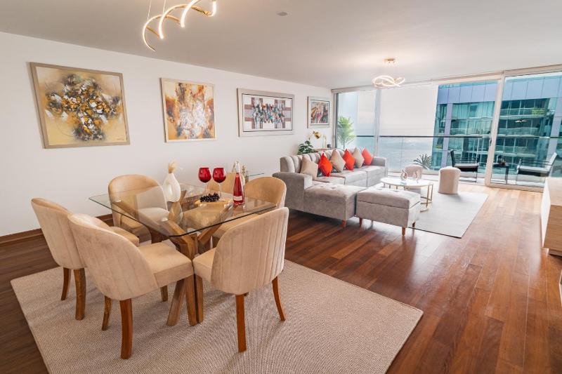 Oceanfront Apartment - Across from Larcomar Miraflores - image 11