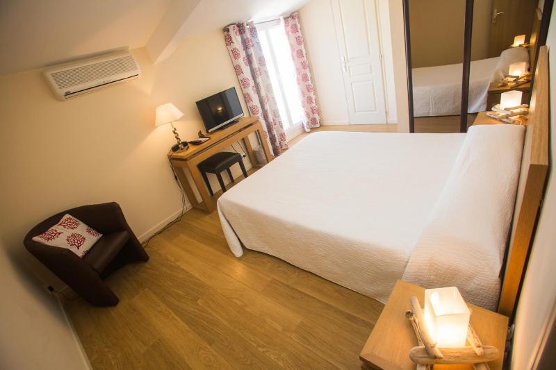 Double Room with Terrace image 2
