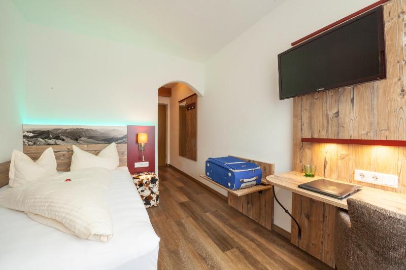 Single Room image 3