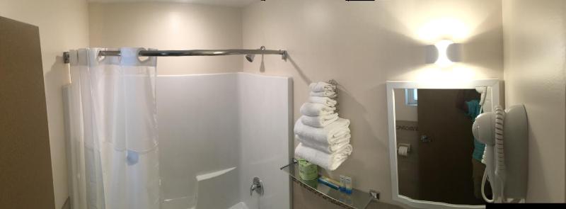 Deluxe King Room image 4