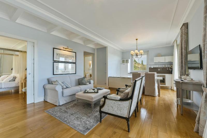 Premier Two-Bedroom Apartment image 3