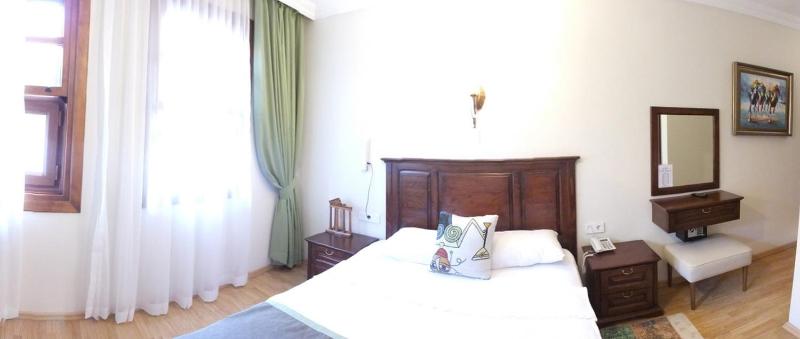Deluxe Triple Room image 4