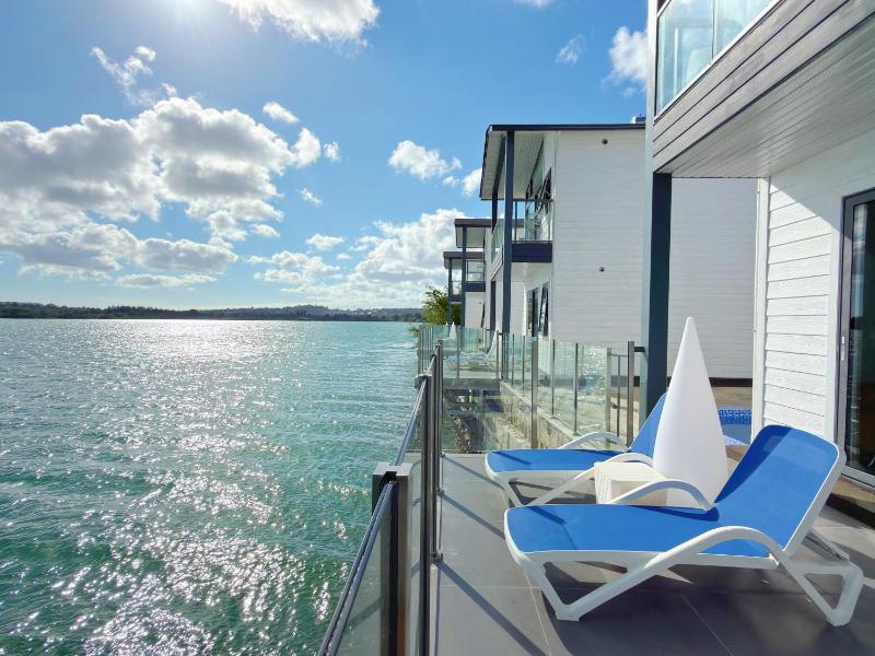 lake view apartment 湖畔别墅 - image 1