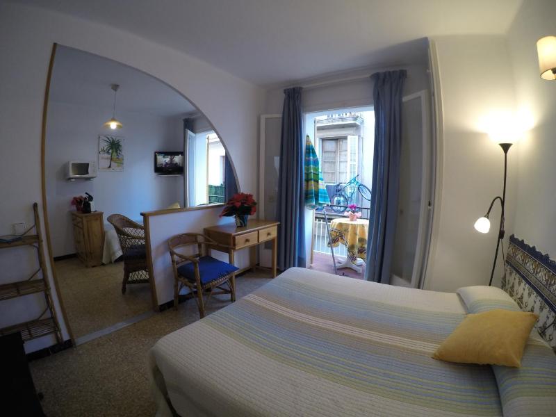 Apartamentos Montserrat - image 18