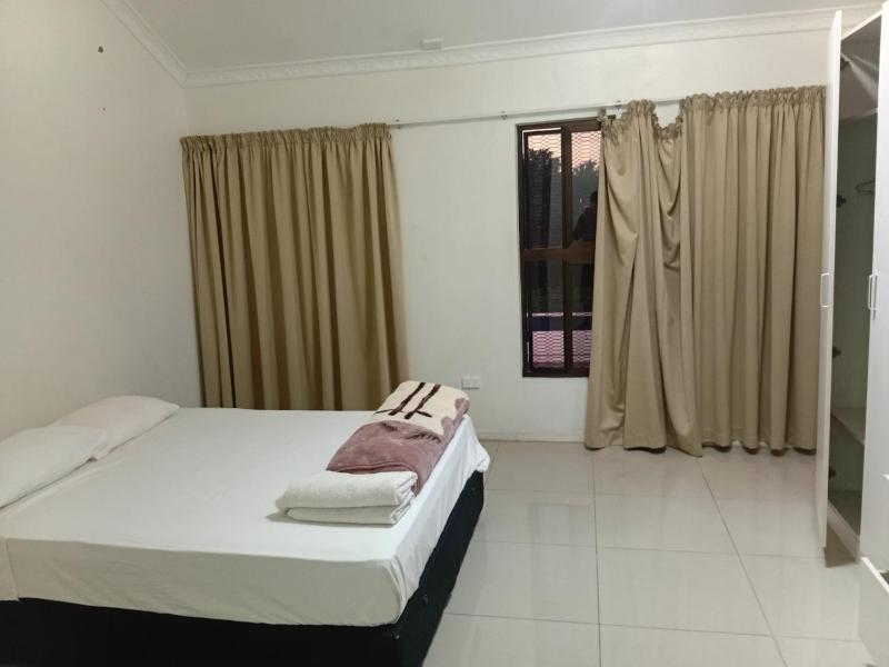 Large 4 Bedroom 8 Bed Villa in Sonaisali Rd Nadi - image 11