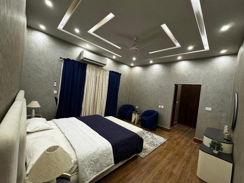 LAHORE VILLA 1 Kanal Ground floor 2 beds 2 bath 1 living room Kitchen dinning room - image 12