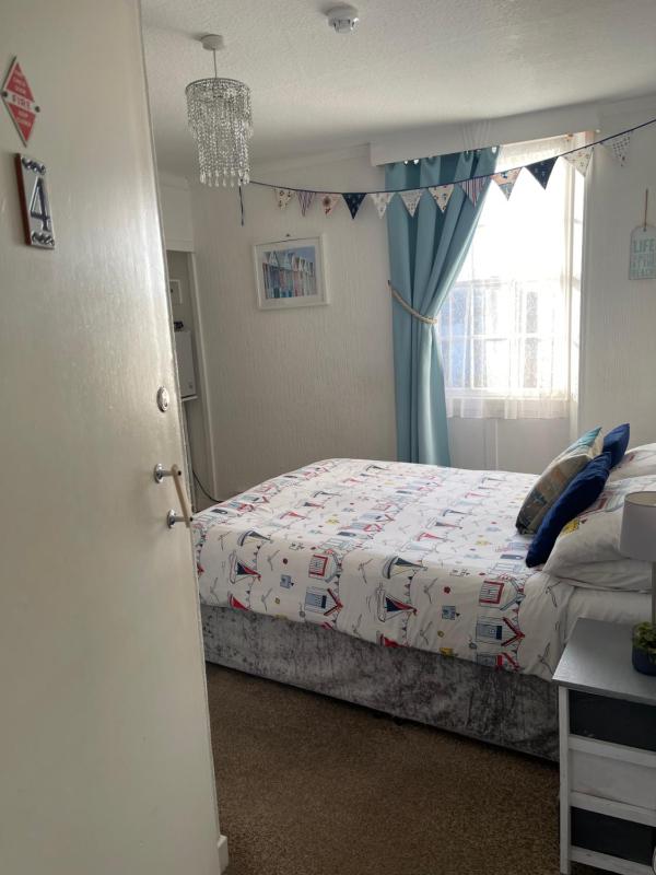 Beachcomber Guesthouse - image 41