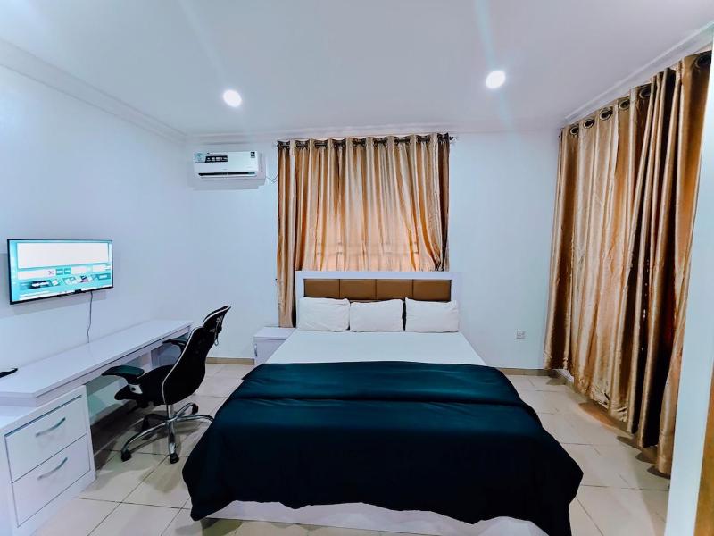 Furnished 3-Bedroom Apartment for Shortlet - Lekki - image 10