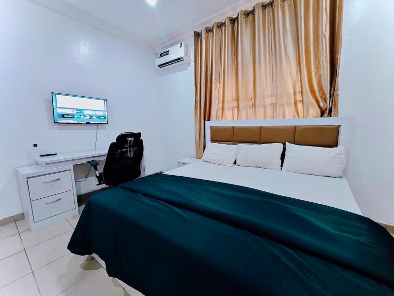 Furnished 3-Bedroom Apartment for Shortlet - Lekki - image 15