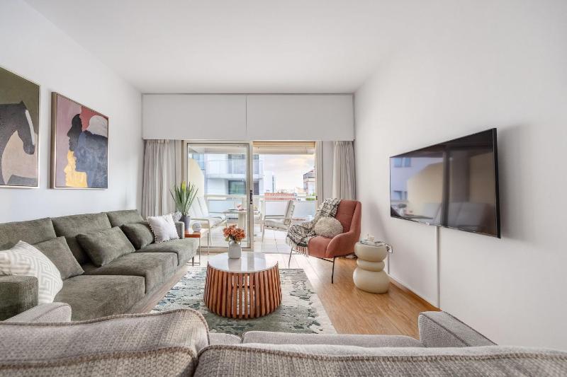 Lena Court - Spacious 3bdr City Views - image 4