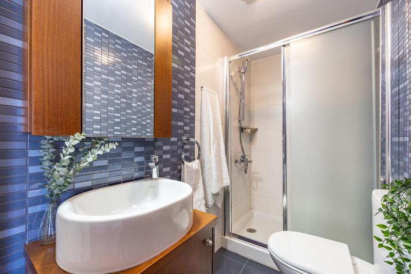 Lena Court - Spacious 3bdr City Views - image 9