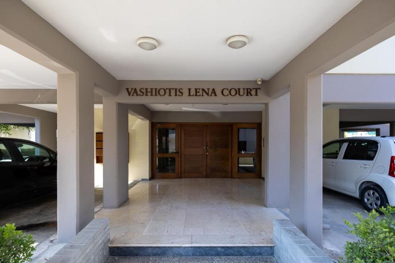 Lena Court - Spacious 3bdr City Views - image 10