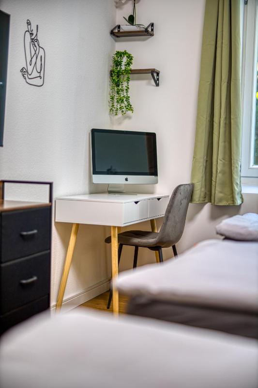 DresdenStay Modern 3 Schlafzimmer Balkon Kamin PS4 - image 9