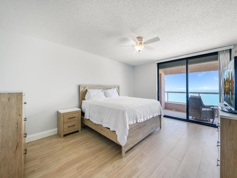 Crescent Beach Club 12E-N - image 15