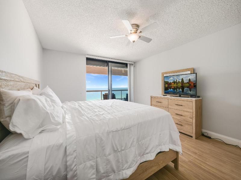 Crescent Beach Club 12E-N - image 28