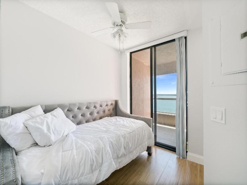 Crescent Beach Club 12E-N - image 6