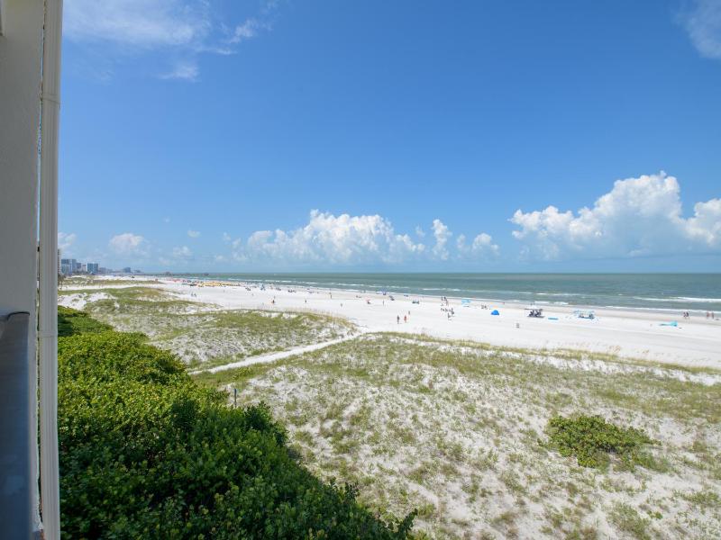 Surfside Condos 402 - image 12