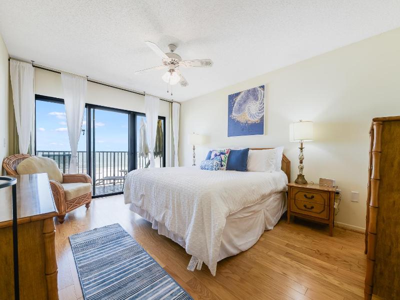 Surfside Condos 402 - image 17