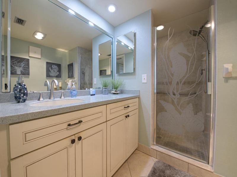 Surfside Condos 402 - image 27