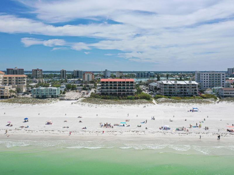 Surfside Condos 402 - image 4
