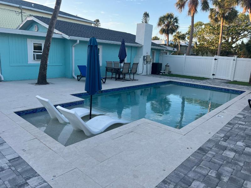 Copacabana 3 BD vacation home in Siesta Key Village - image 1