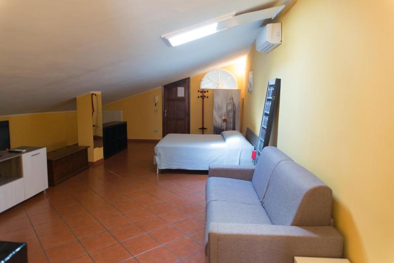 Studio Apartment image 3