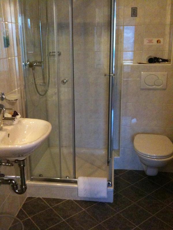 Northern Single Room image 4