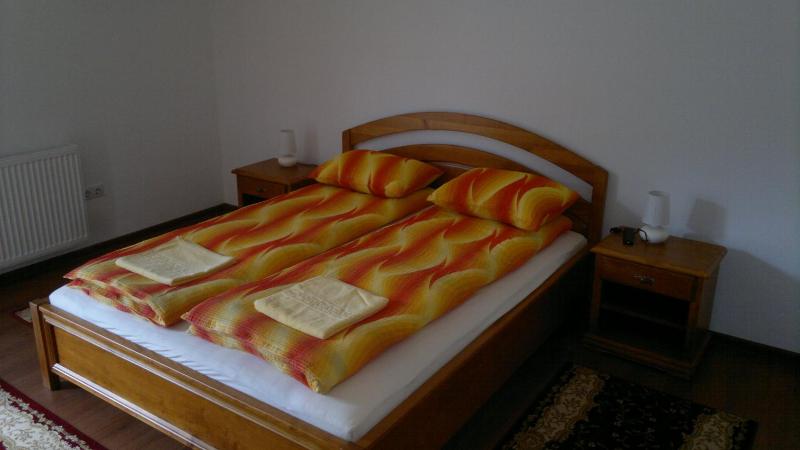 Double Room with Extra Bed image 4