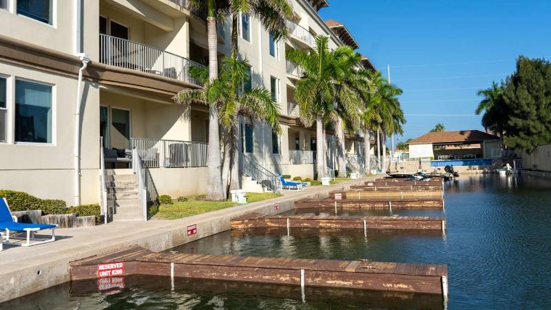 Channel views Private Boat Slip Pool & Patio apts - image 24