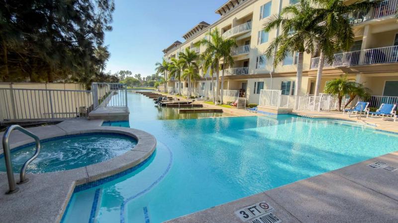 Channel views Private Boat Slip Pool & Patio apts - image 32