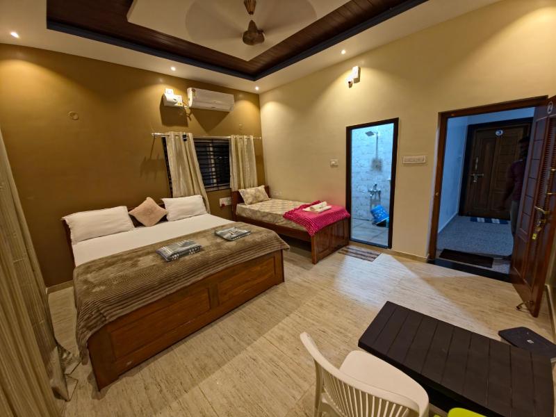 Hampi Palace - image 8