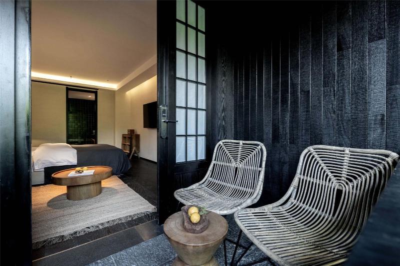 Lijiang Old Town Bamboo Pavilion Free Coffee Free Airport or High Speed Rail Pick-Up for 3-Nights - image 25