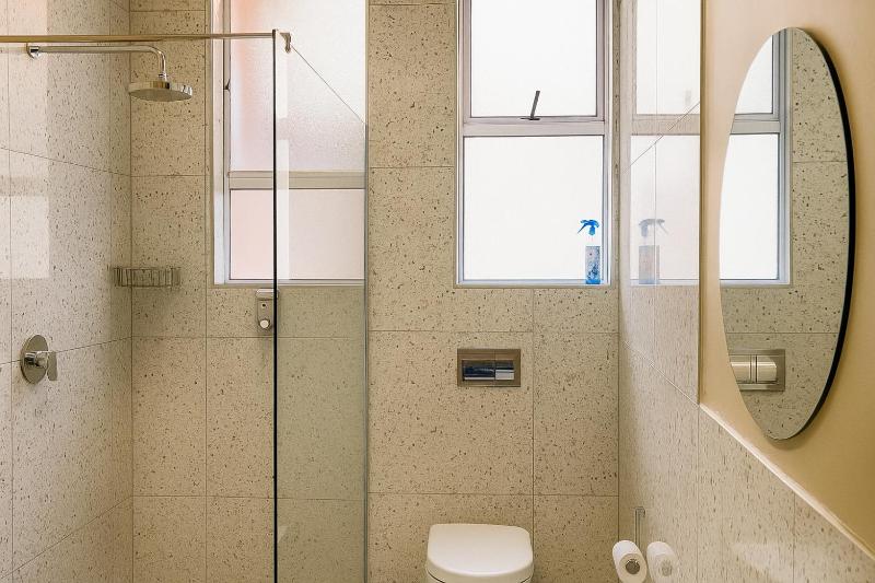SweetStay - Kloof Street - image 5