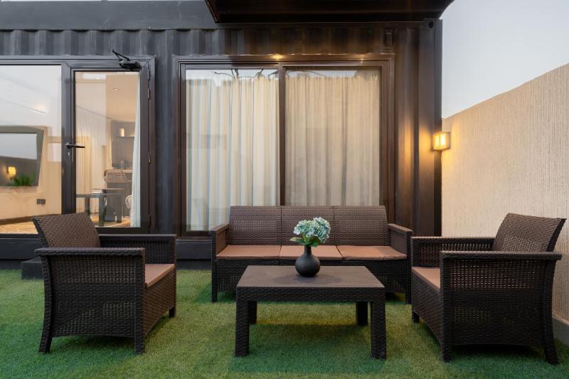 Modern Loft Apt Rooftop - image 3