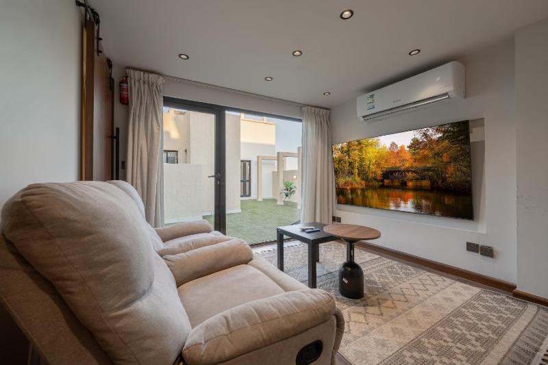 Modern Loft Apt Rooftop - image 15