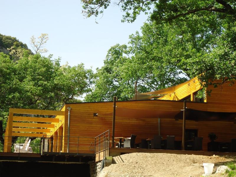 Double Room with Terrace - River View image 4