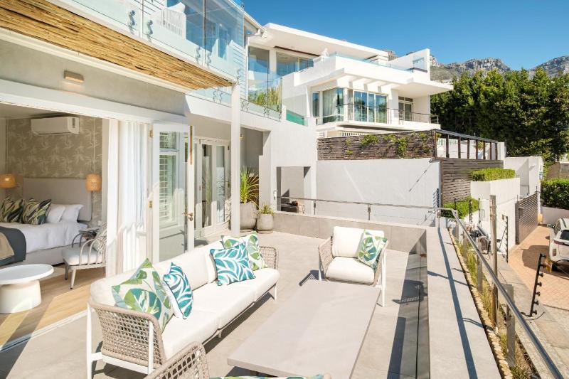 6bed Villa by Camps Bay Beach Seven the Drive - image 12