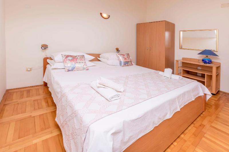 Apartments Toni - image 14