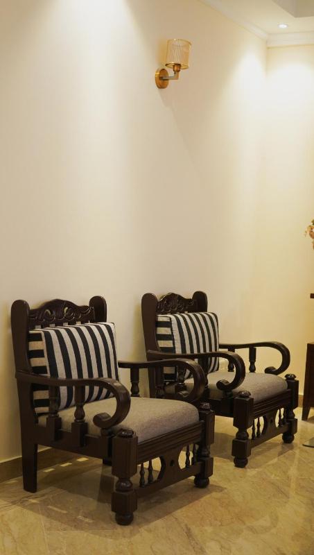 Peace & Comfort Modern Flat in DHA Lahore - image 8
