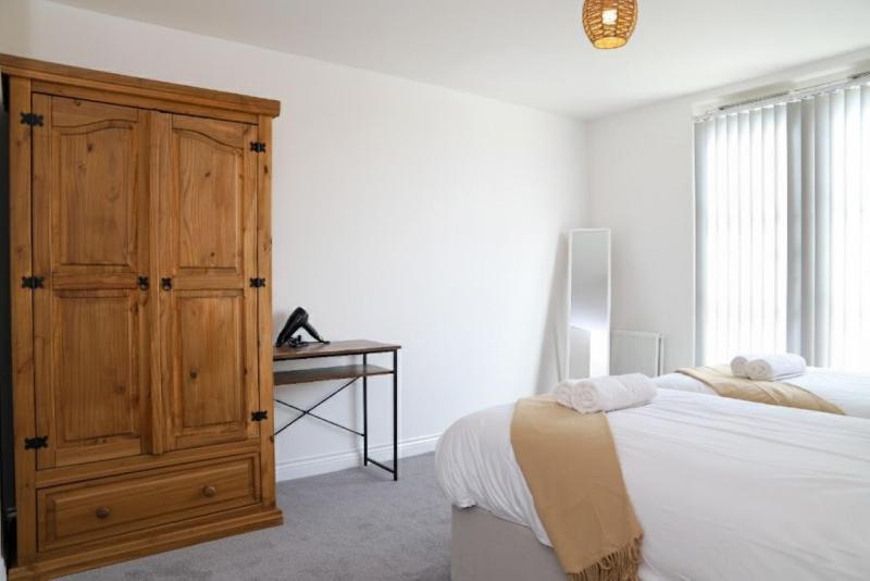 Syster Properties Modern Leicester Stay with Free Parking LE2 Area - image 30